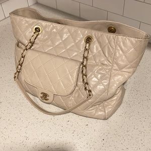 Beautiful White/Cream CHANEL Purse